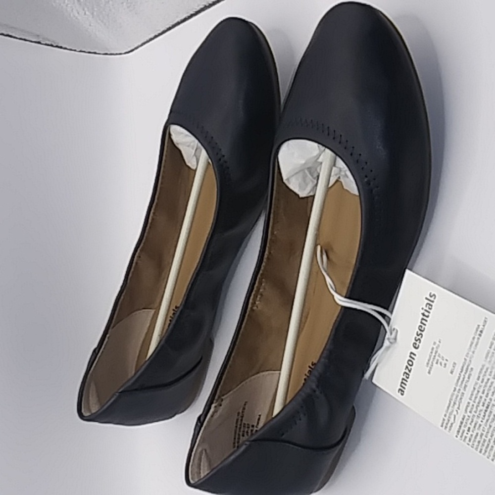 Amazon essentials flats